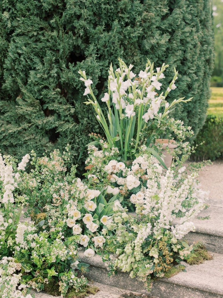 Chateau de sannes luxury wedding ceremony decor